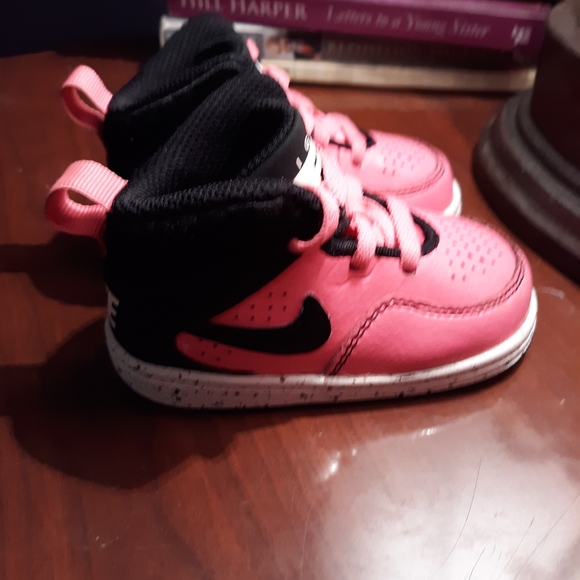 NiKE FLiGHT - Picture 4 of 6